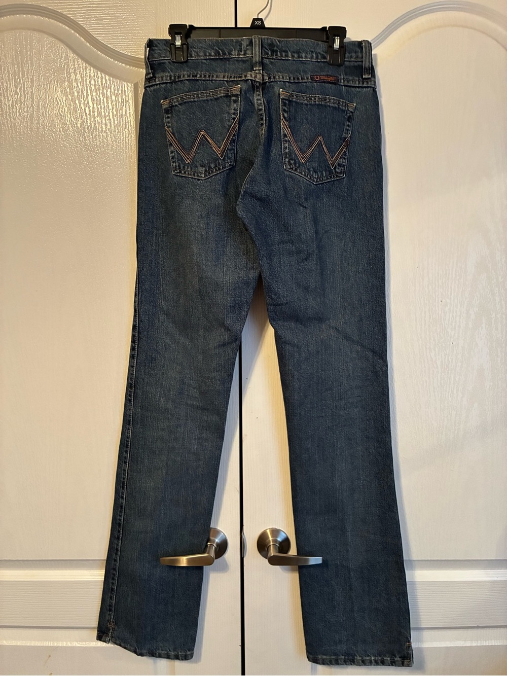 Women’s Wrangler “Cash” Dark Blue Straight-Leg Jeans